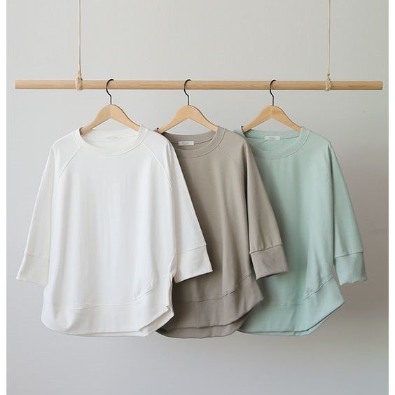 Những loại móc treo quần áo gỗ được ưa chuộng tại các cửa hàng thời trang