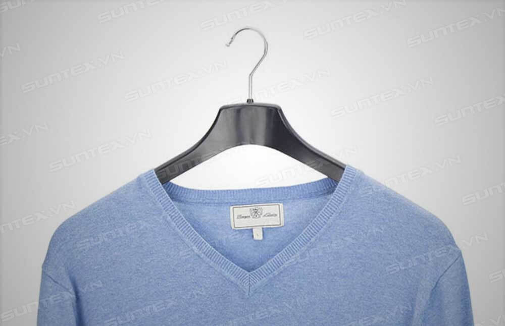 Những mẫu móc nhựa ưa chuộng tại cửa hàng thời trang