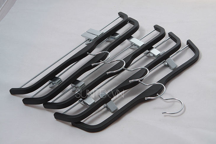 Móc kẹp quần cho shop thời trang