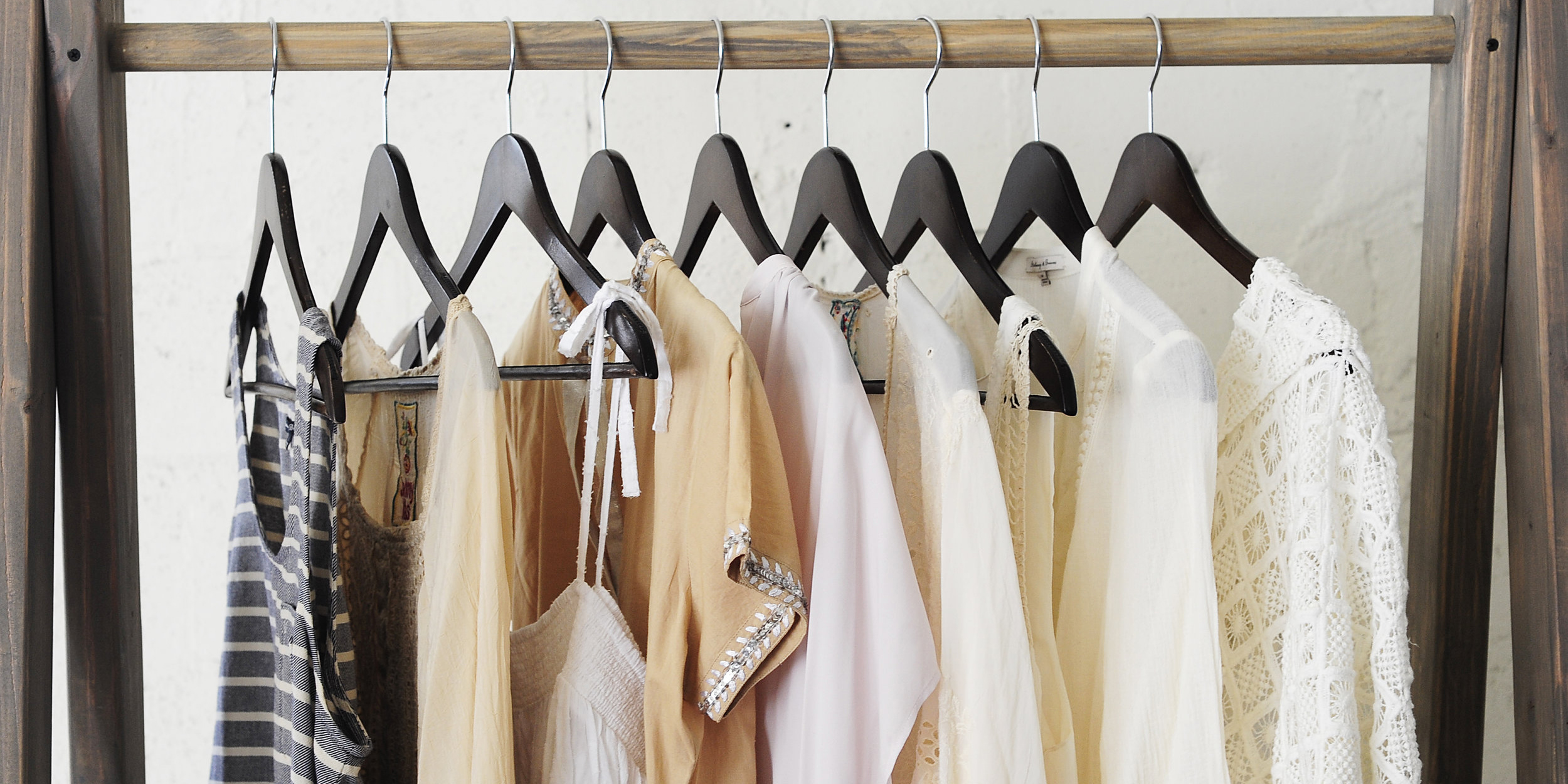 Mẹo phân loại và cách chọn móc treo quần áo 'bách phát bách trúng'