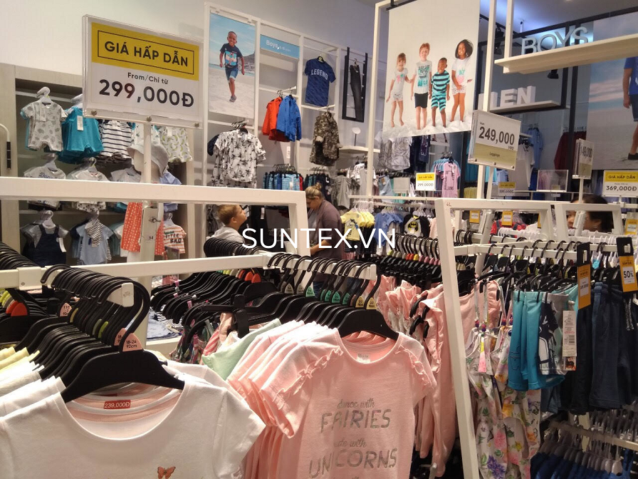 Mua móc nhựa treo quần áo trẻ em giá rẻ ở đâu?