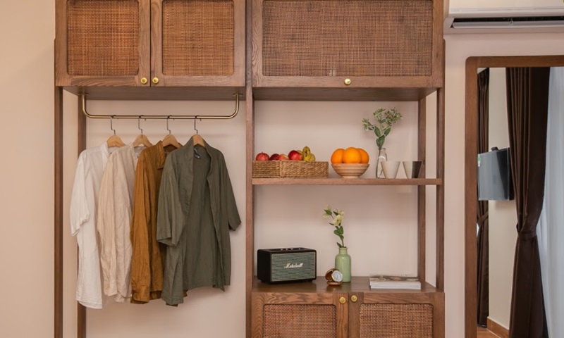 Vai trò và những loại móc treo quần áo nên có trong phòng khách sạn?