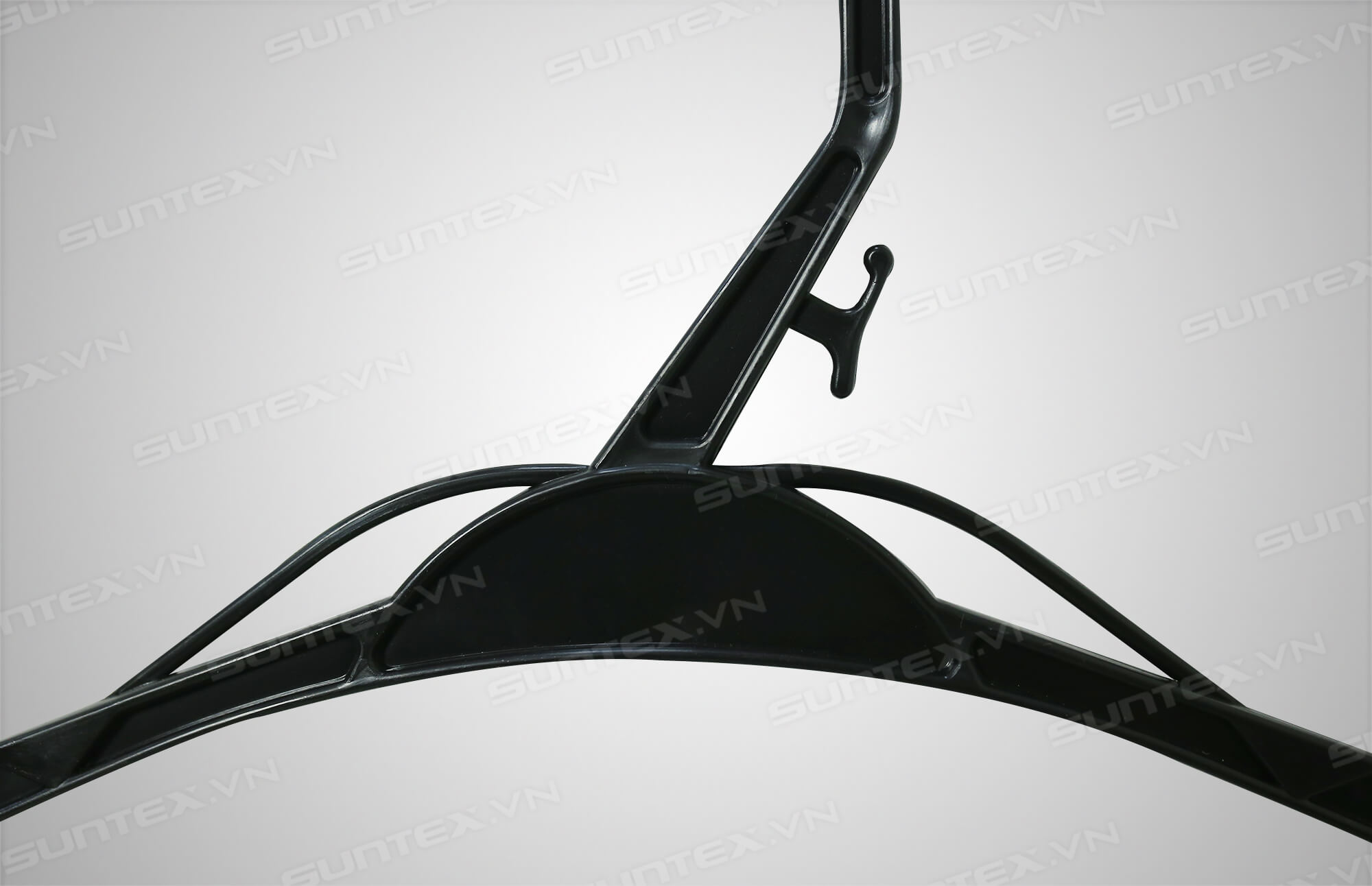 Bỏ túi cách chọn móc treo quần áo bán shop tốt nhất